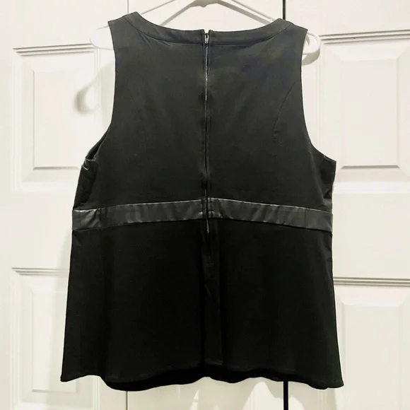 Torrid Peplum Blouse Pleather & Cut Out Details Size 1 - 2014 Holiday - BNWT - Picture 5 of 9